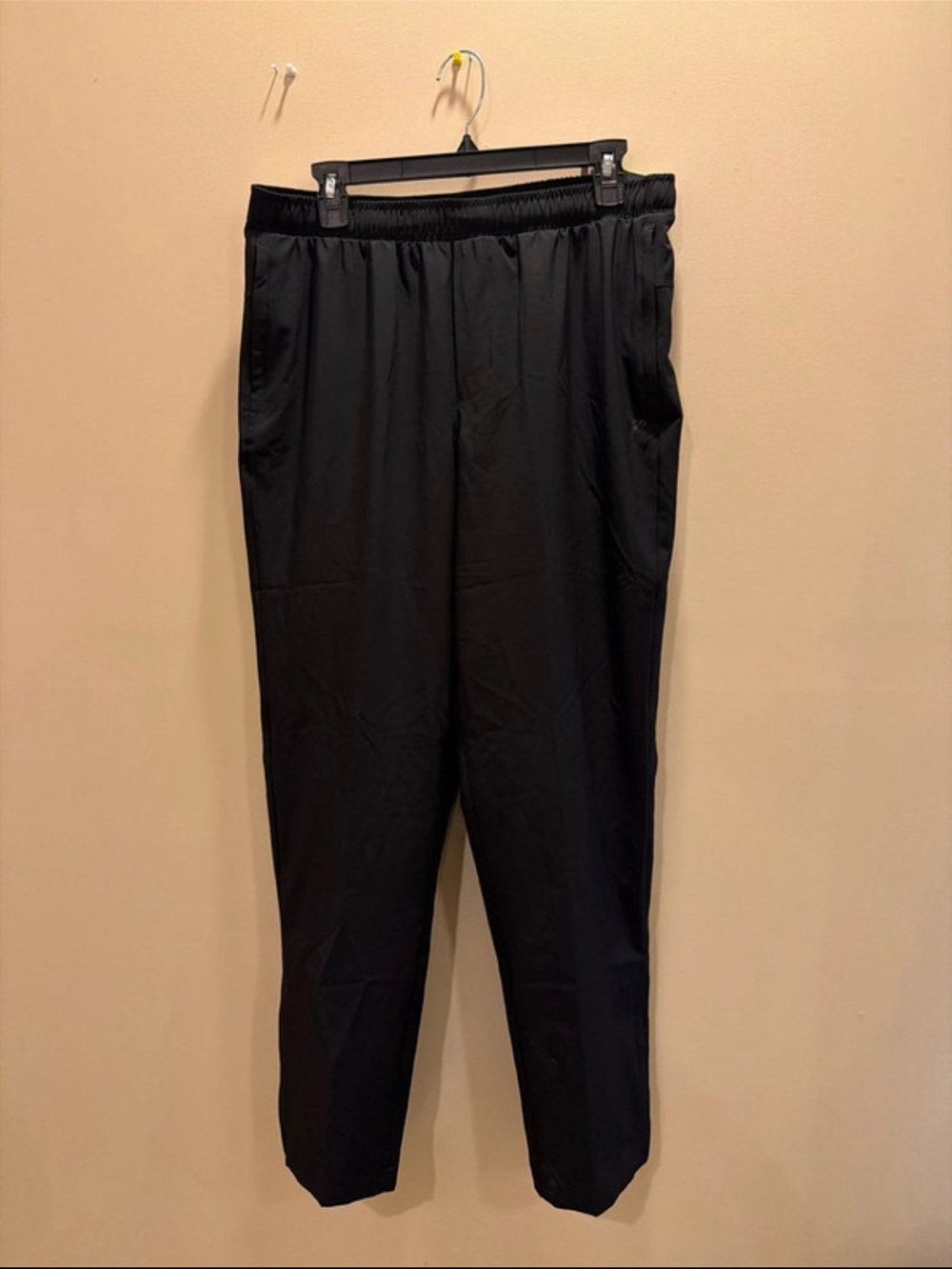 DSG Black Men's Elastic-Waist Joggers